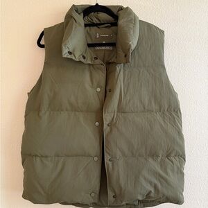 Everlane Women’s Green Puffer Vest